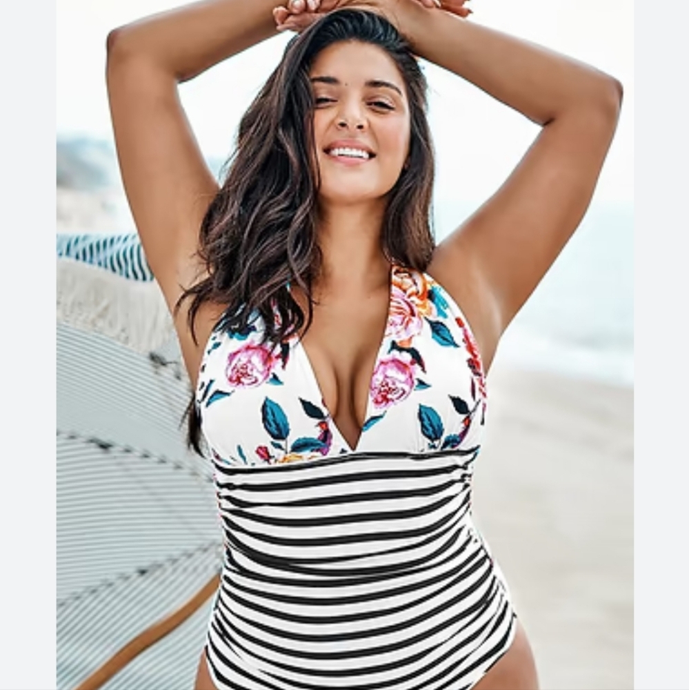 NWT- Cupshe Floral and Striped Swimsuit